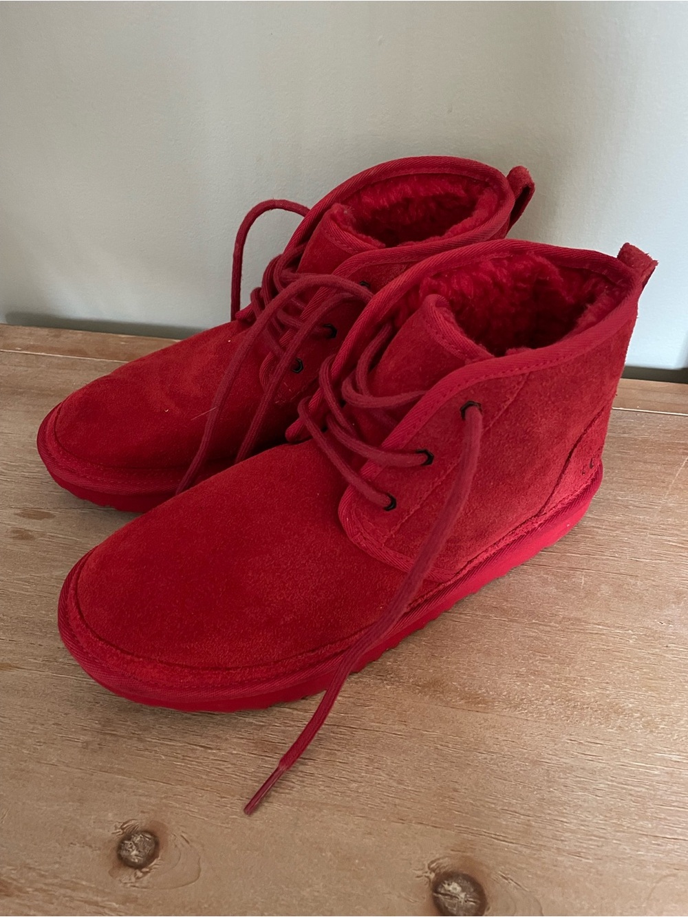 UGG Red Nurmel Chukka Suede Sherpa -lined Lace-Up boots
